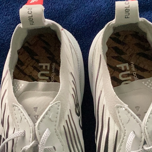 Women’s New Balance Fuelcell Speedrift running shoe. Women’s 9.5 D - Picture 4 of 4